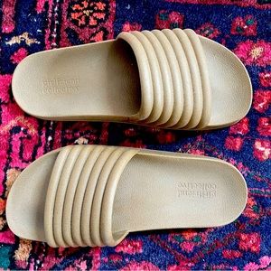 Super comfy slides, unisex, made in the USA